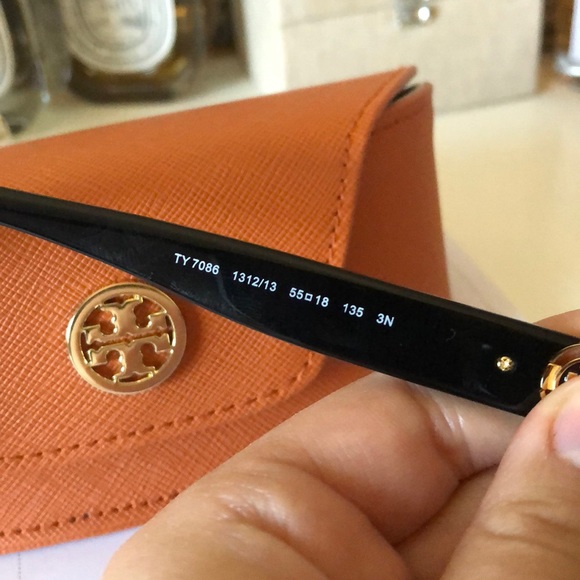 Tory Burch sunglasses! - Picture 6 of 8